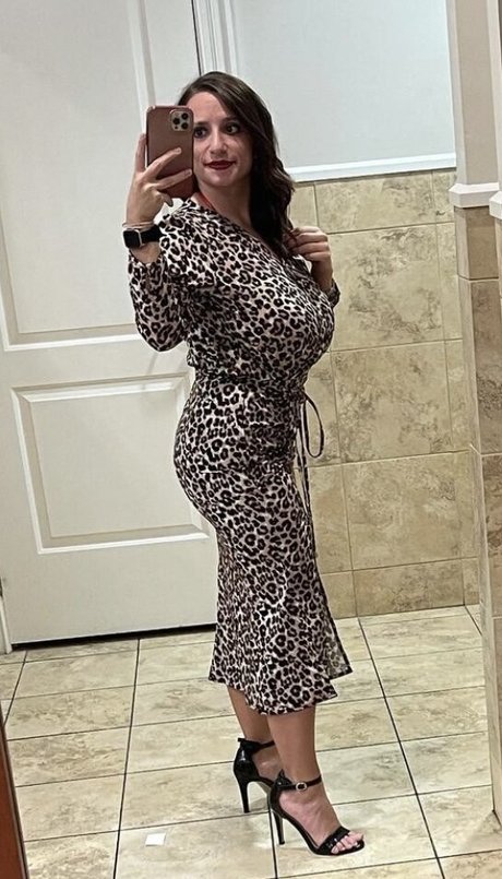 Sarah H onlyfans hot