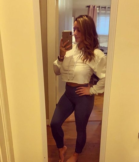 Sarah H onlyfans nude pics