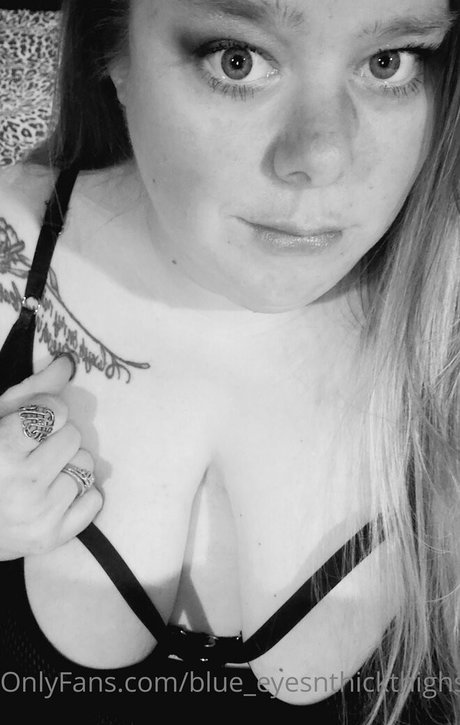 blue eyesnthickthighs only fans leak porn
