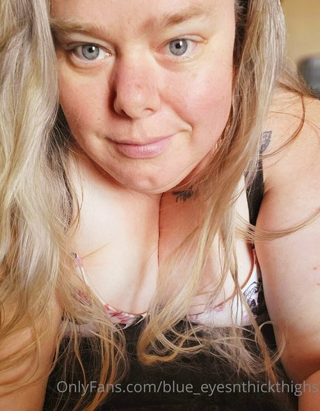 blue eyesnthickthighs naked onlyfans leak