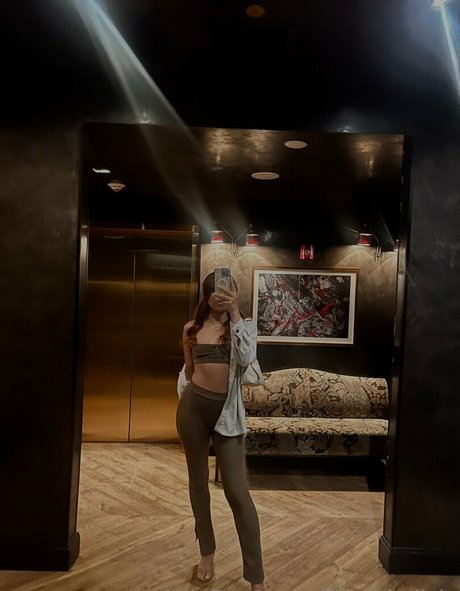 lifewithalicia onlyfans model images