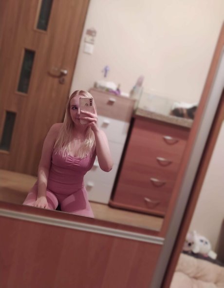 aestheticusernameuwu onlyfans model