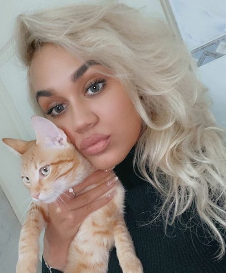 adinaa99 onlyfans hot