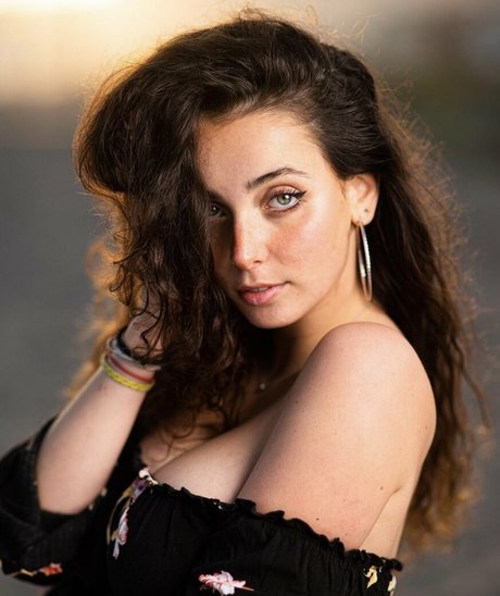 Chloe M nude onlyfans leaks