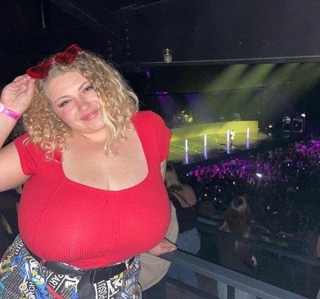 Sophia A onlyfans naked