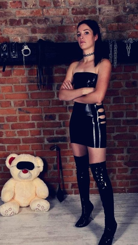 beauty chrissy nude onlyfans leak