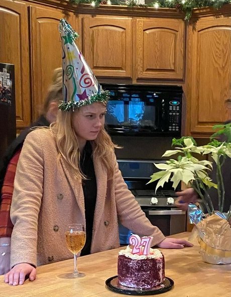 Sydney Poniewaz Profile pic