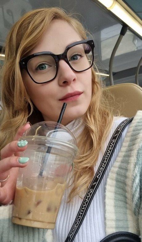 Sydney Poniewaz leaked onlyfans content