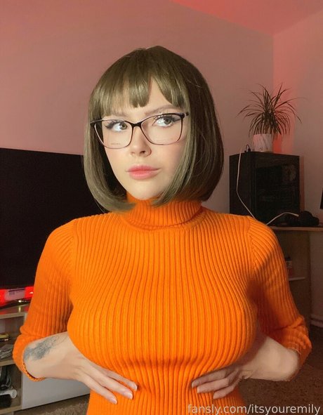 itsyouremily onlyfans naked