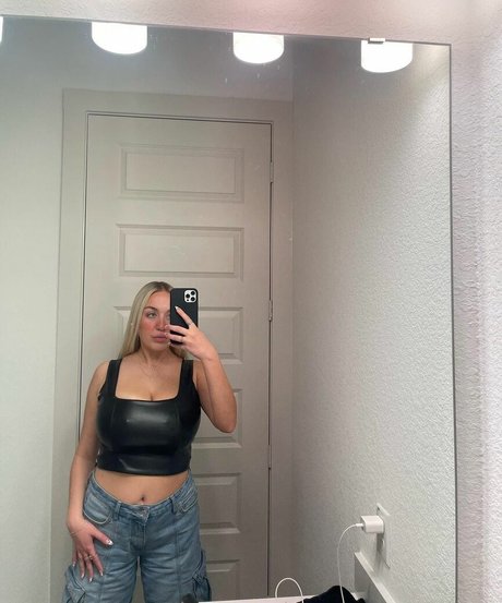 Holly Y onlyfans nude pics