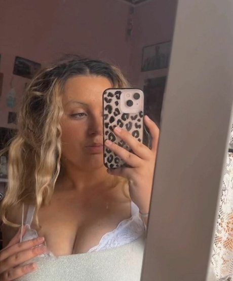 Emily J sexy onlyfans