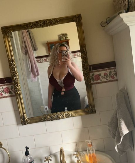 Emily J naked onlyfans leaked