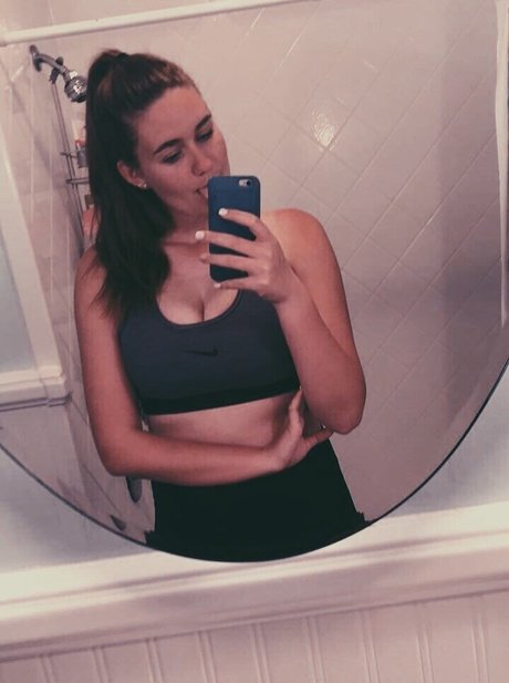 Hannah V naked only fans