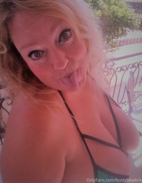 bustybbwbrit only fans pictures