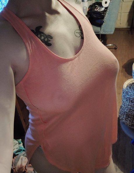 thatonegeekgirl onlyfans model images