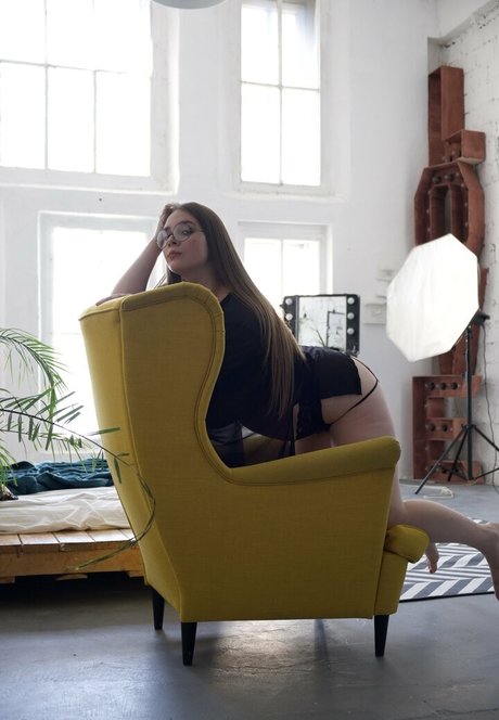 lucylaistner onlyfans strip