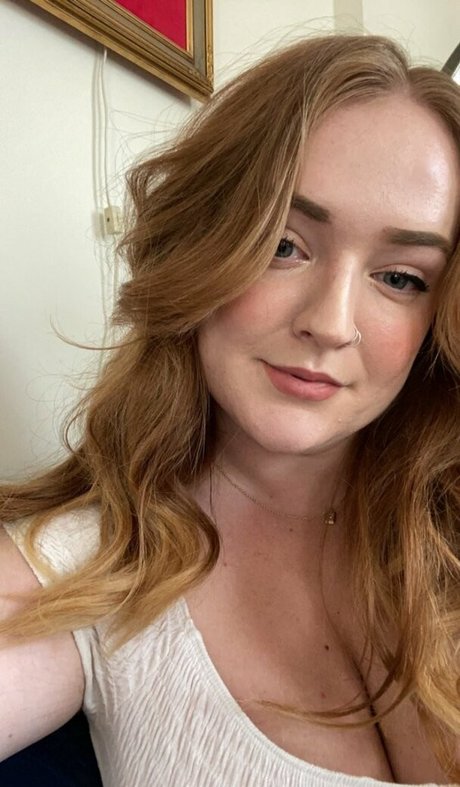 Cayley M onlyfans model photo