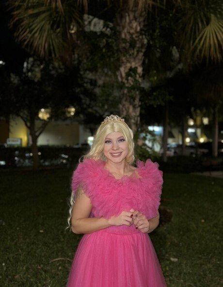 Alexamalbec nude onlyfans leaked