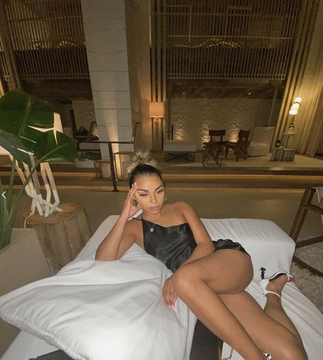 pineapplebarbie onlyfans nudes