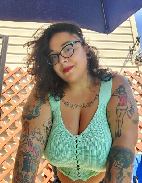 chloevenomfree naked onlyfans