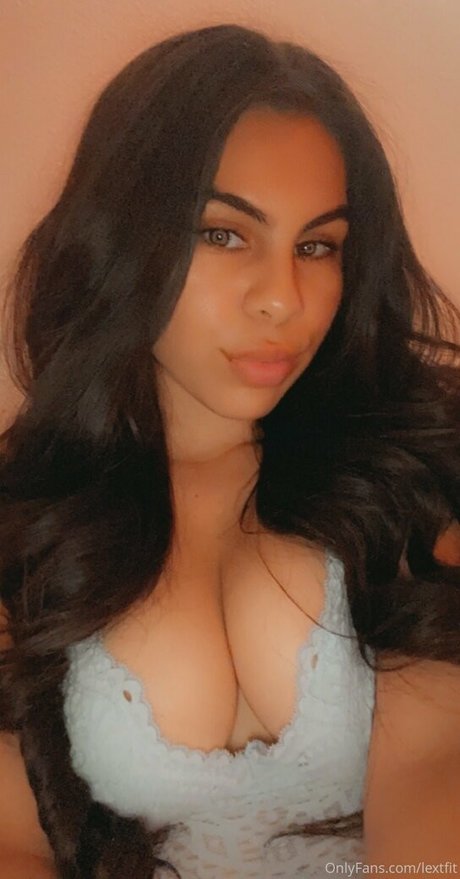 alexisbtelles onlyfans model photo