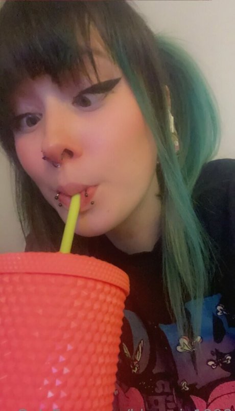 bluerain1998 onlyfans lean