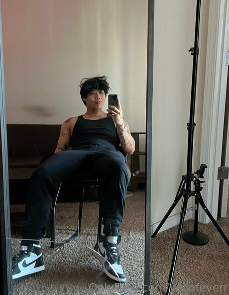 yellofeverr onlyfans creator