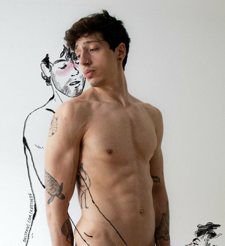 kvothe free onlyfans model