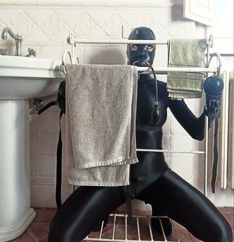 collaredfeline ass onlyfans