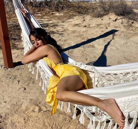 Simmi Singh onlyfans images