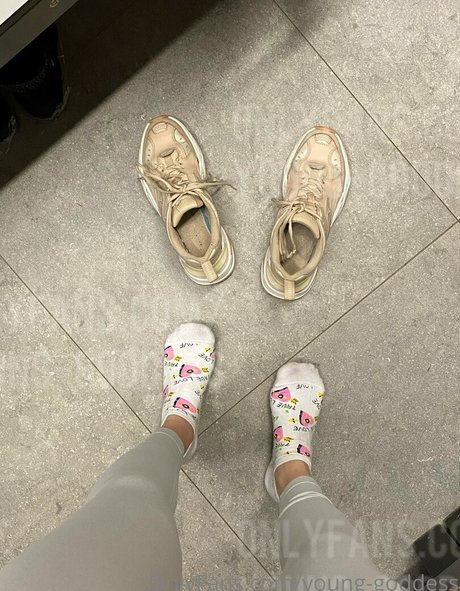 YoungGoddess naked on onlyfans