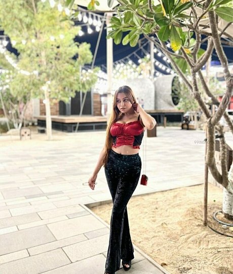 Simran Kaur Hundal leaked only fans