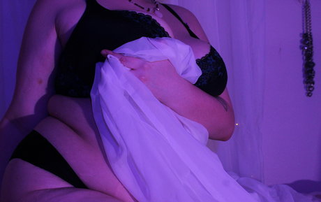 aphroditetummy leaked onlyfans pictures