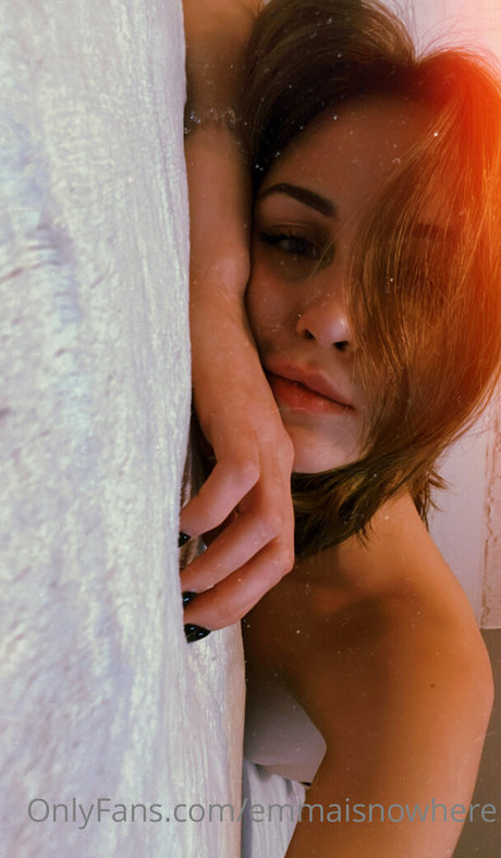 emmaisnowhere only fans sex