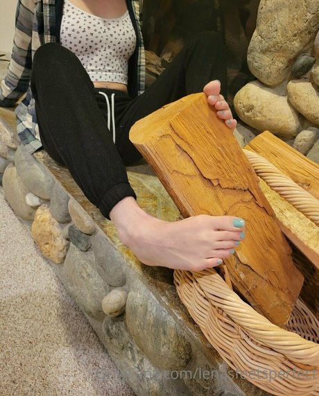 lenasfeetsperfect onlyfans sexy