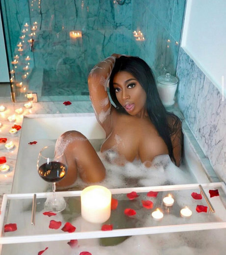 muvamoore onlyfans strip