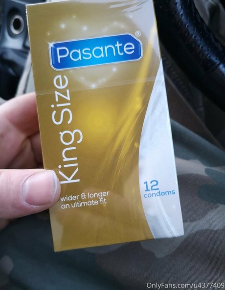 wolfuncensored onlyfans strip tease