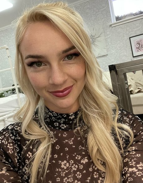 Mandy Marx onlyfans pics