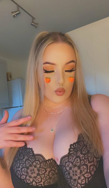 Emily Gillick onlyfans model images