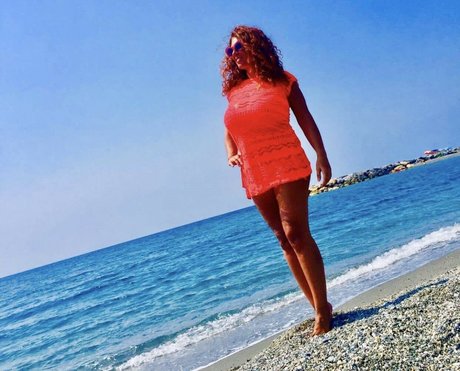 Betty LaRouge onlyfans free content