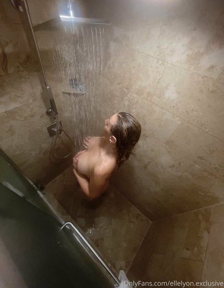 ellelyon exclusive en onlyfans
