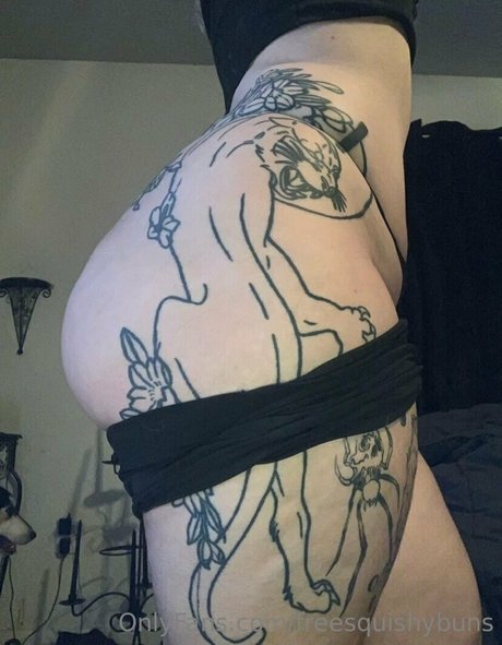 freesquishybuns onlyfans star