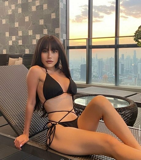 tiffanyaraya onlyfans model photos