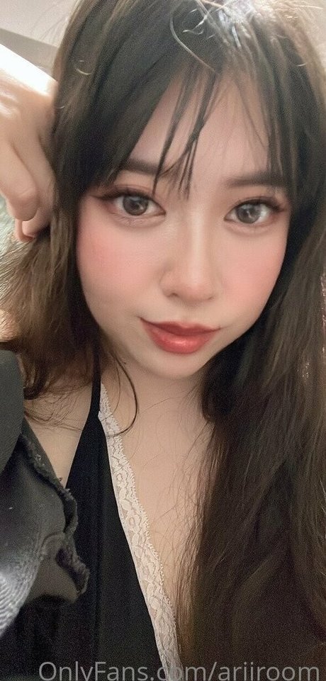 ariiroom onlyfans nude leaked