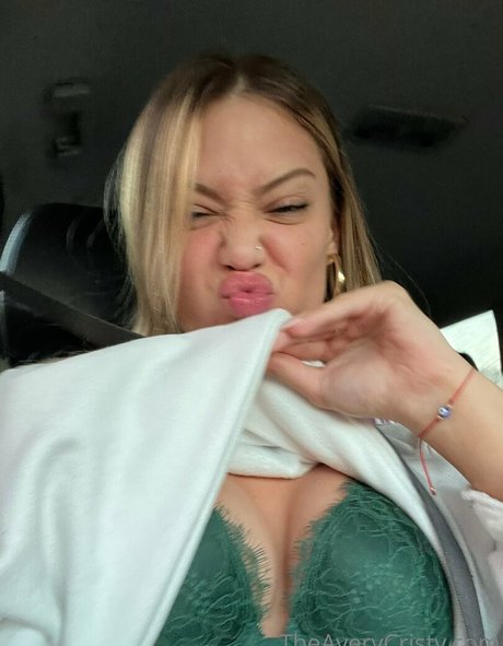 theaverycristy nude onlyfans leaks
