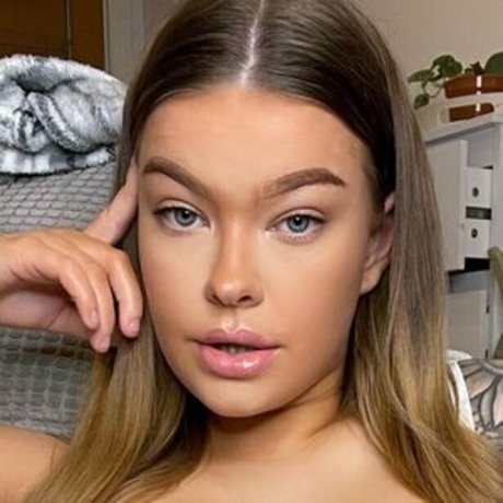 Savannah Jade naked onlyfans leaks