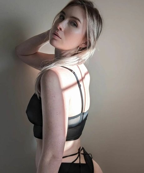 Mallory Moore onlyfans leaks