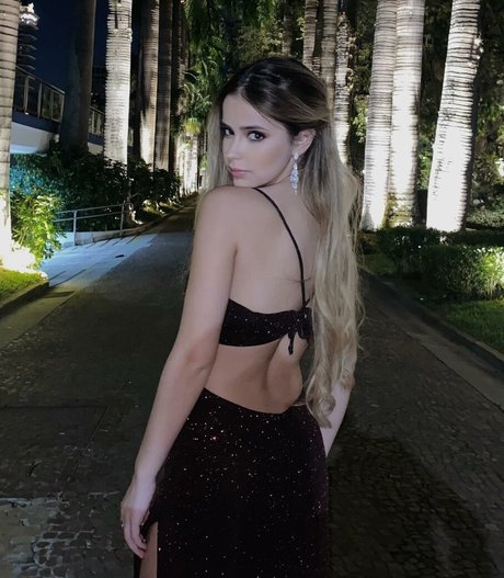 Daniella Chechia onlyfans striptease