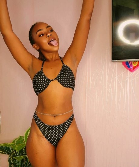 Heaven Girl naked onlyfans pics