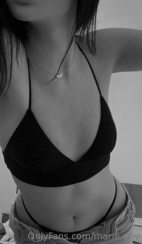 marie dny onlyfans model